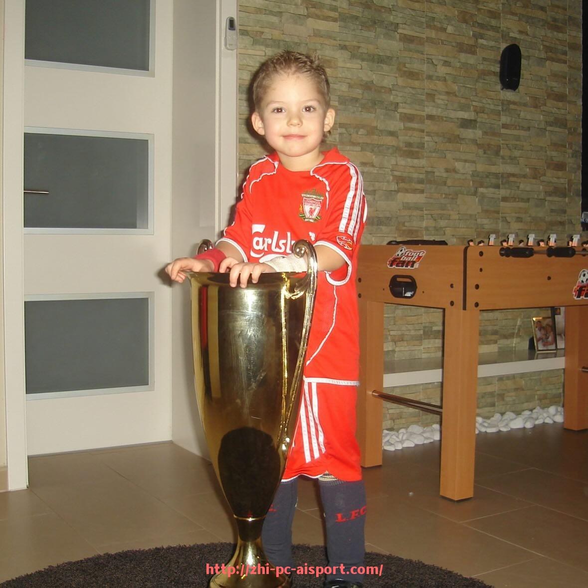 爱体育-法甲里昂球队在战术方面的深度分析解读